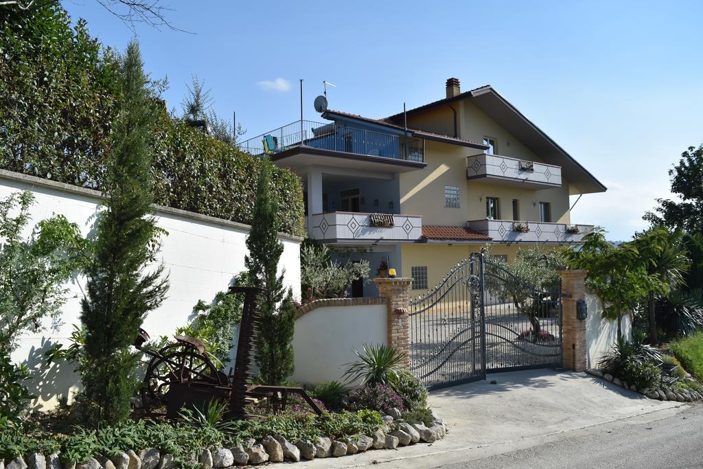 Villa Leonardo Apartments Bucchianico Eksteriør billede